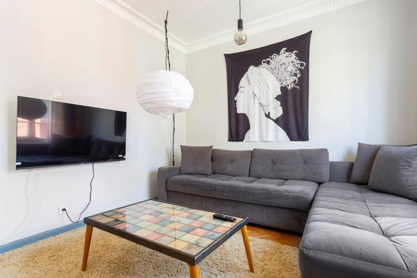 Cozy Flat 6 Min Walking To Taksim Square * İstanbul